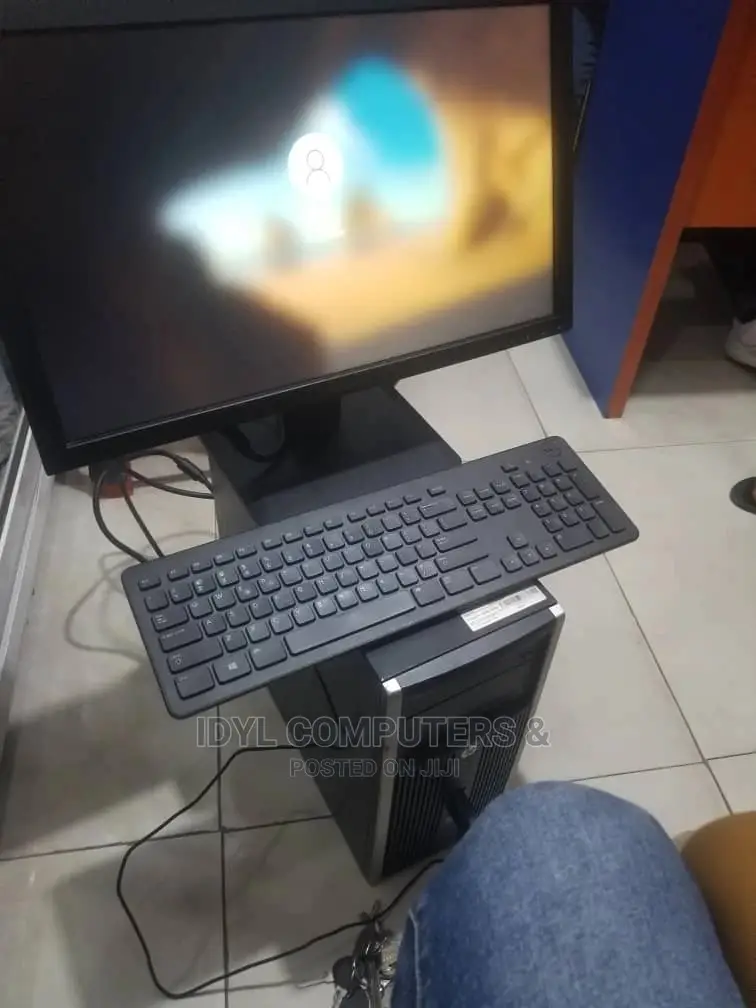 Desktop Computer HP Pavilion 24 8GB Intel Core i5 HDD 500GB