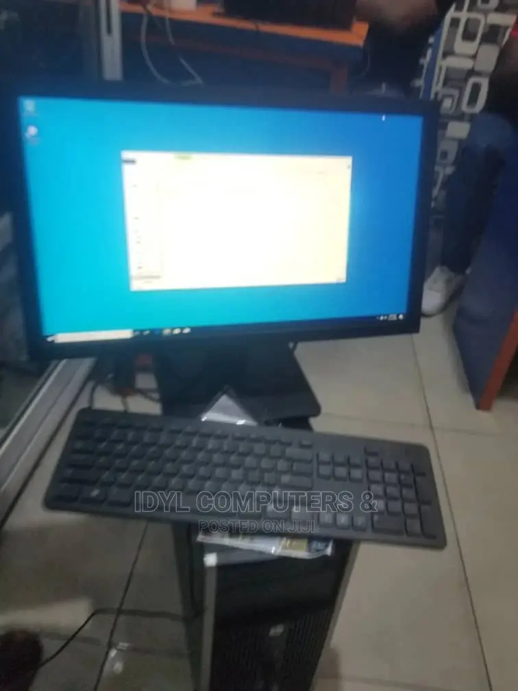 Desktop Computer HP Pavilion 24 8GB Intel Core i5 HDD 500GB