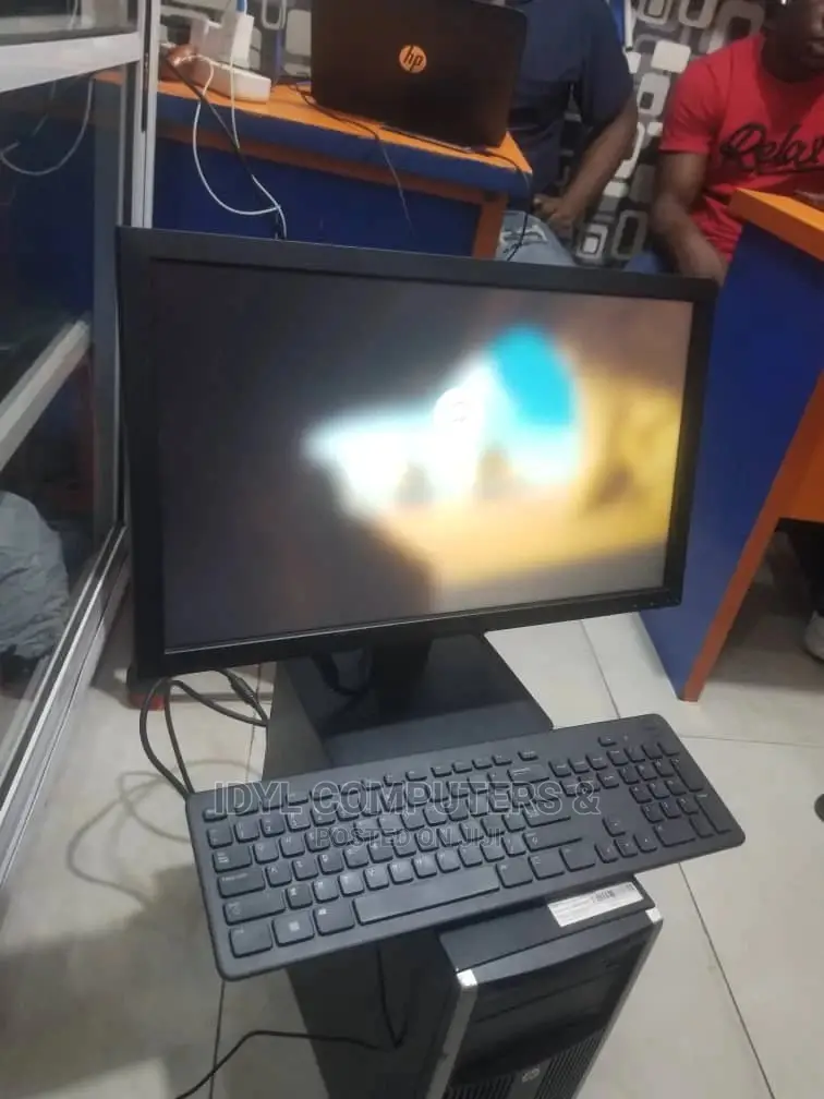 Desktop Computer HP Pavilion 24 8GB Intel Core i5 HDD 500GB