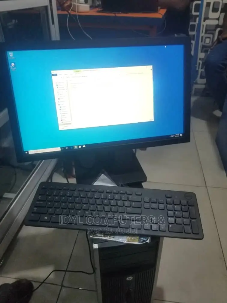 Desktop Computer HP Pavilion 24 8GB Intel Core i5 HDD 500GB