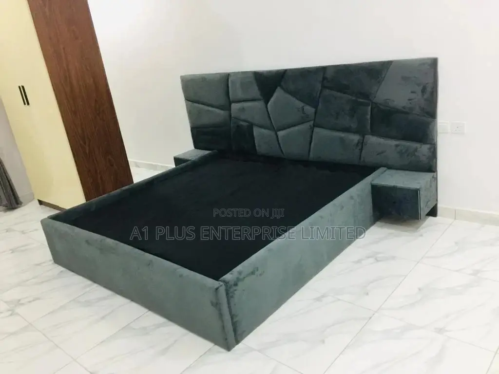 41⁄2 X 6 Pattern Fabric Bed With 2 Bedsides