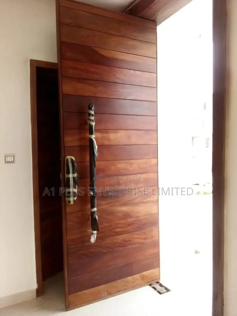 External Swing Pivot Door W1000 + Pull Handle Accessories