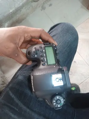 Canon EOS 6dii Full Frame Camera Body Only on Tokunbo
