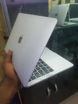 Laptop Apple MacBook Pro 2019 16GB Intel Core I7 SSD 512GB