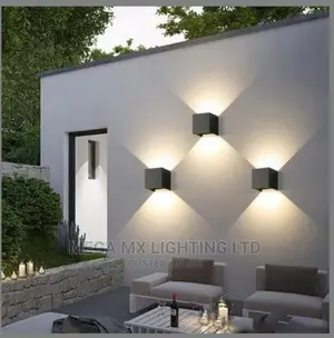 Modern LED Adjustable Wall Mounted Light.