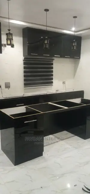 Quality Glossy Kitchen Cabinet