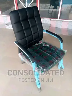 Quality Executive Leather Visitors Office Chair.