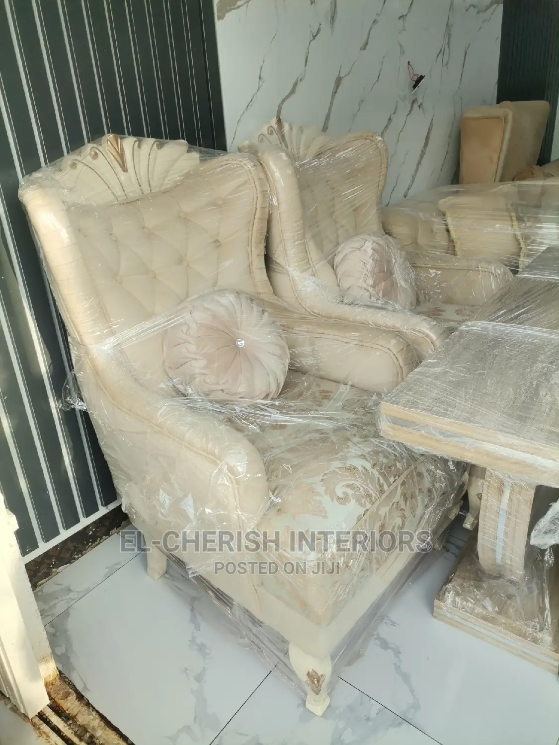 Eleganza Sofa