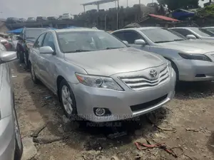 Toyota Camry 2010 Silver