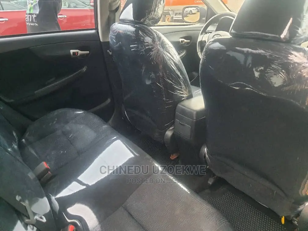 Toyota Corolla 2010 Gray