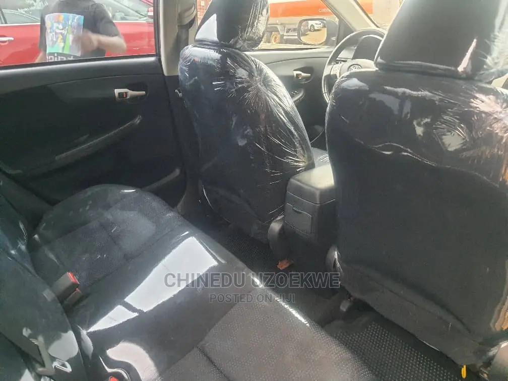 Toyota Corolla 2010 Gray
