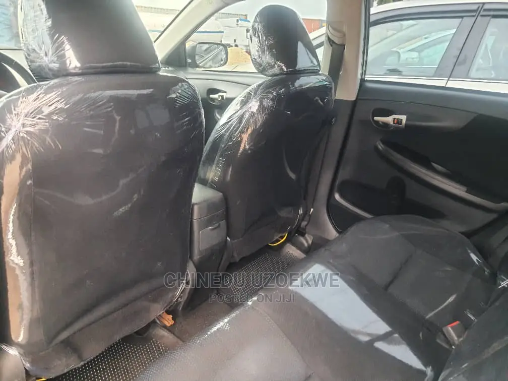 Toyota Corolla 2010 Gray