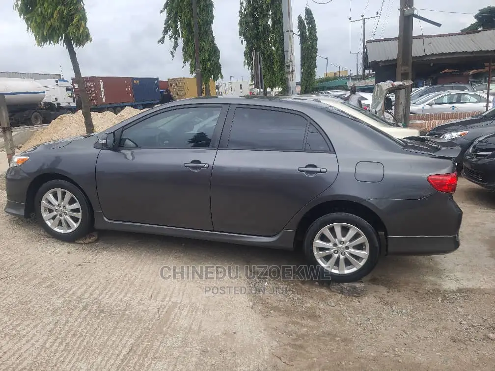 Toyota Corolla 2010 Gray