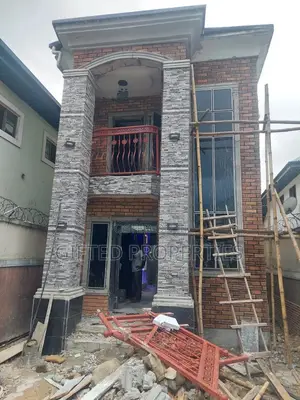 Furnished 5bdrm Duplex in Ilom Woji Port for sale