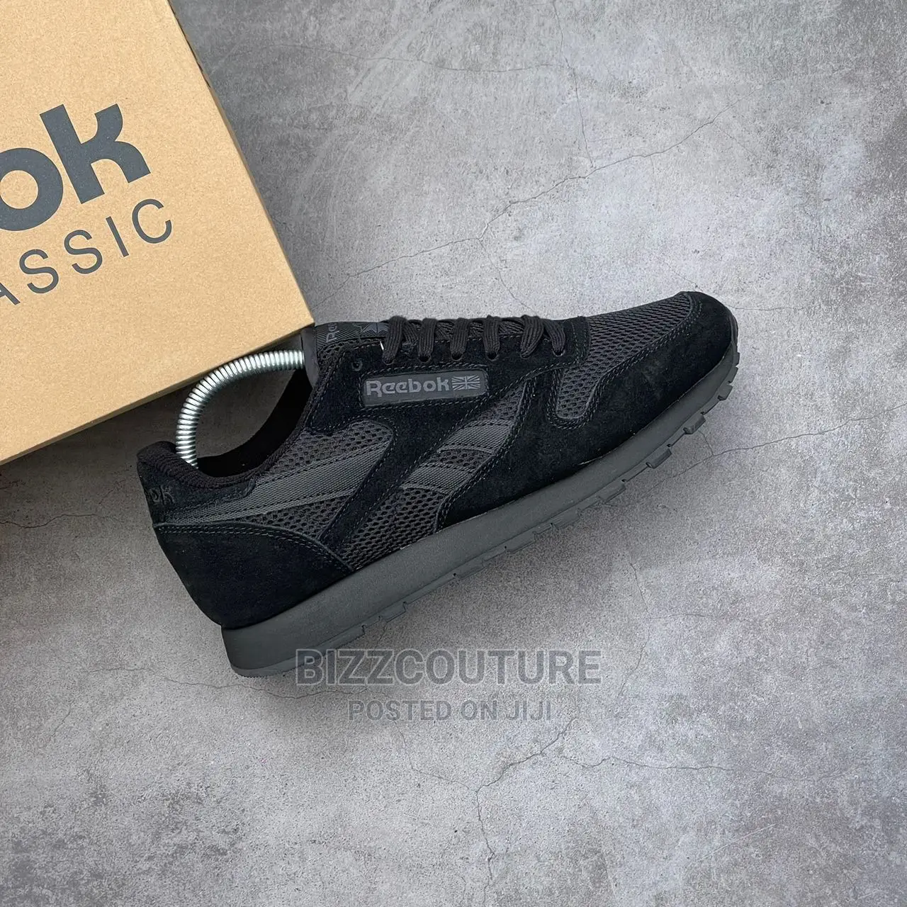 Original REEBOK Sneakers in Store
