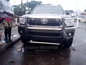 Front Guard for Toyota Tacoma -*