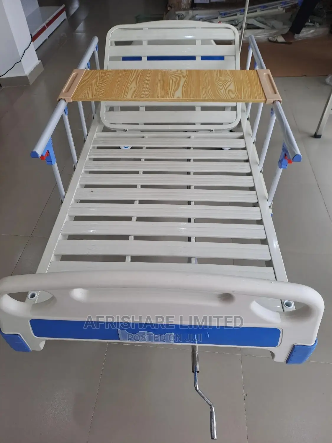Single Bed Crank With Drip Stand
