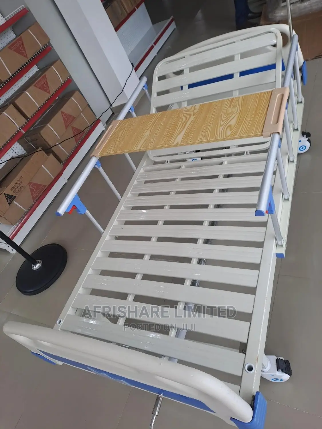 Single Bed Crank With Drip Stand