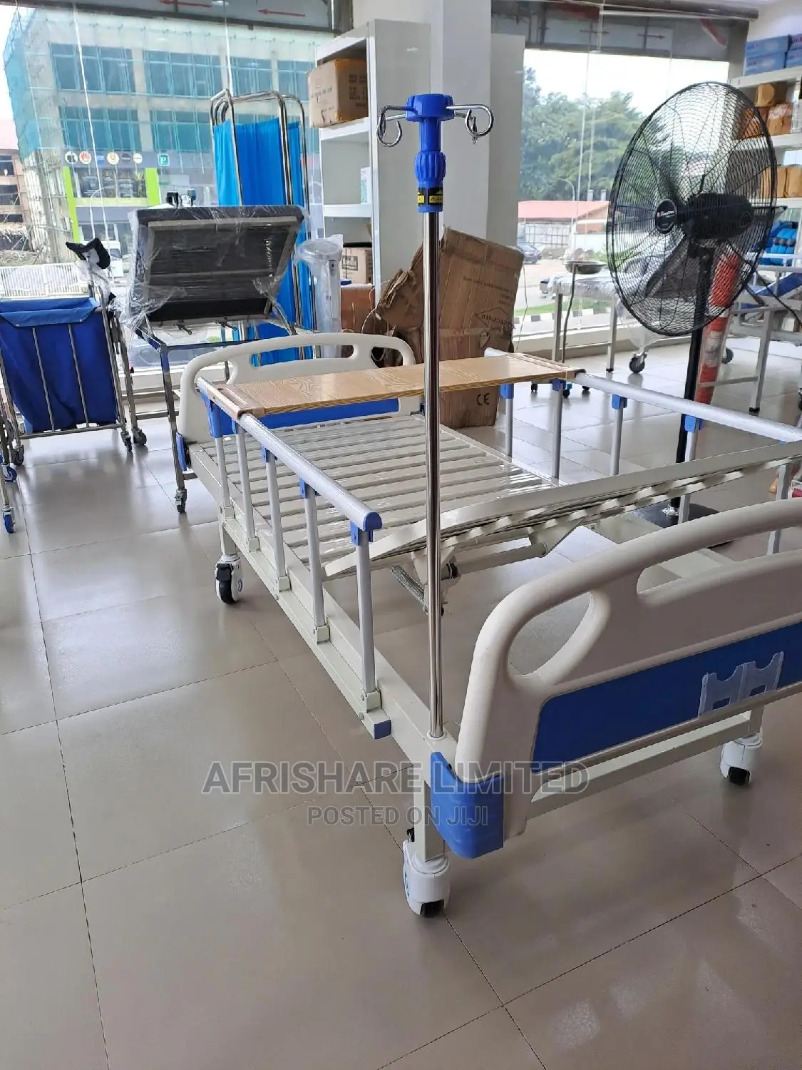 Single Bed Crank With Drip Stand