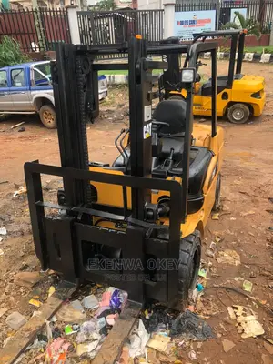 3tons Caterpillar Forklift,