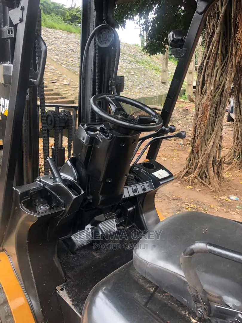 3tons Caterpillar Forklift,