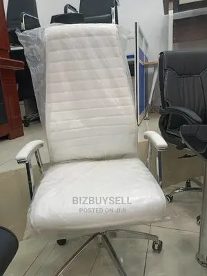 Quality Executive Adjustable Swivel Leather Office Chair.