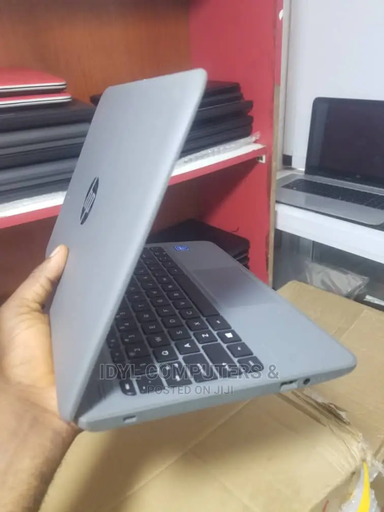 Laptop HP Stream 11 Pro G4 EE 4GB Intel Celeron SSD 60GB