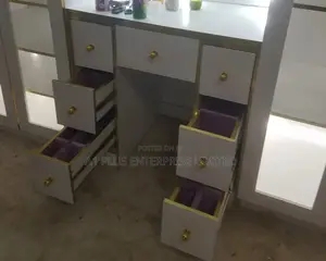 Bag Shoe Rack With Dresser L2500 X H2750 With Clear Glass