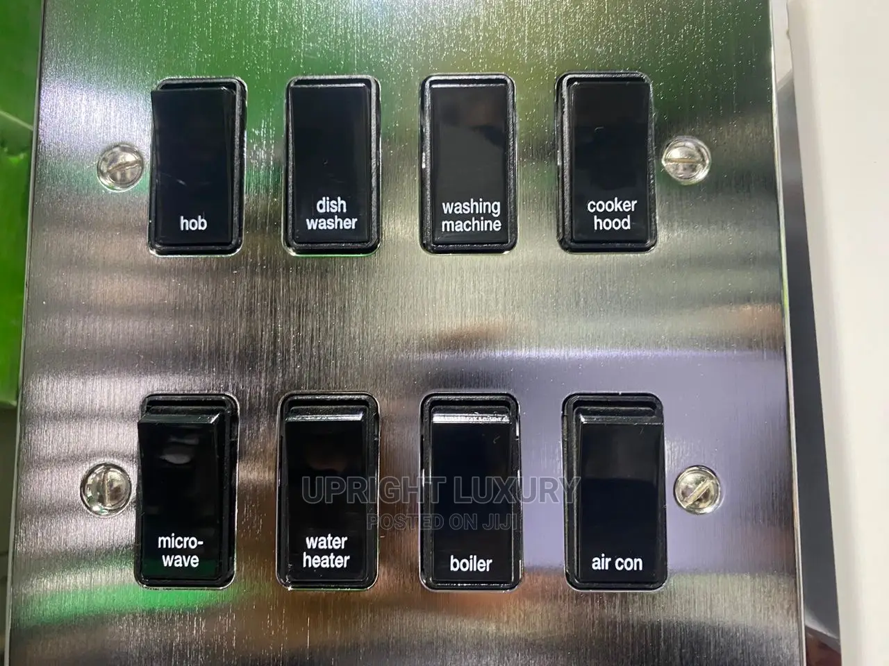 8 Gang Switch