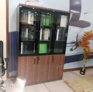 Quality 3 Door Glass Bookshelf