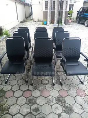 Quality Executive Leather Visitors Office Chair.