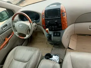 Toyota Sienna XLE Limited 4WD 2008 Gold