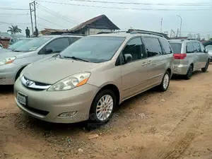 Toyota Sienna XLE Limited 4WD 2008 Gold