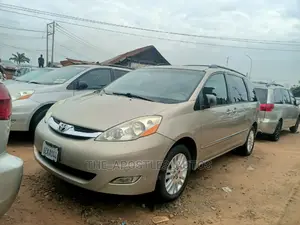 Toyota Sienna XLE Limited 4WD 2008 Gold
