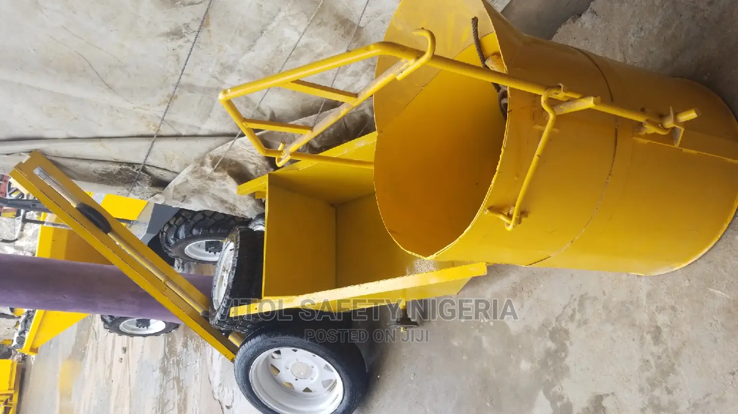 Concrete Mixer With Lifting Hoist