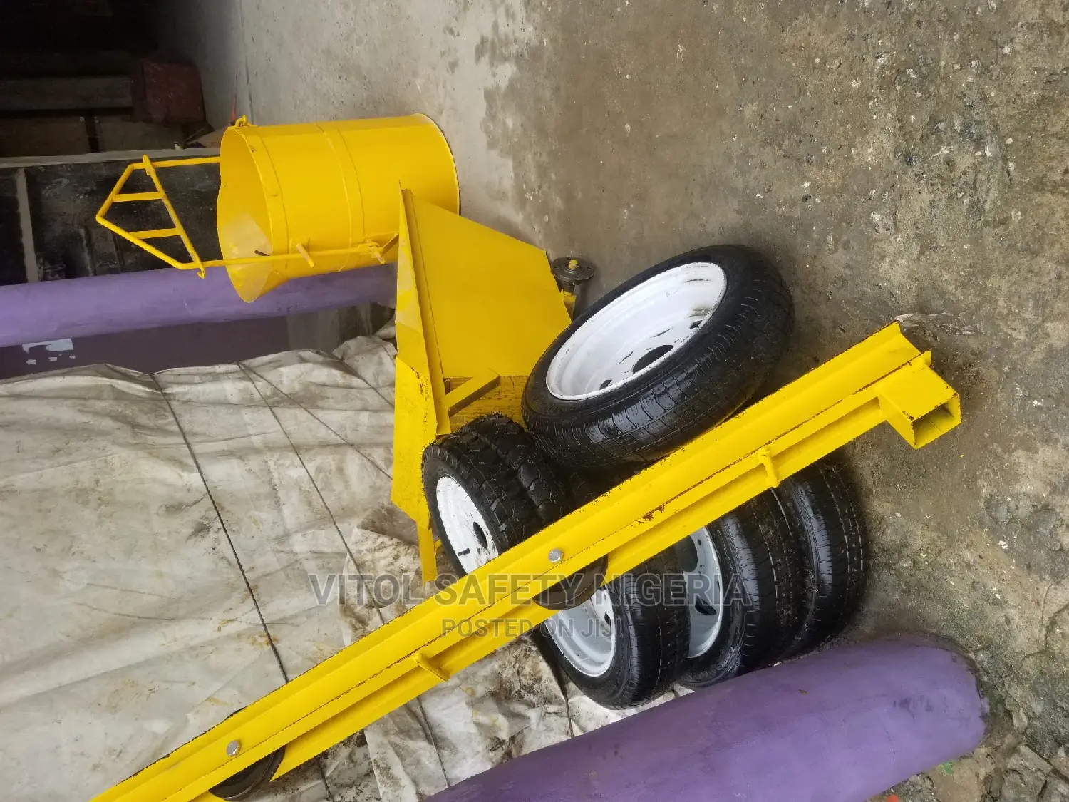 Concrete Mixer With Lifting Hoist