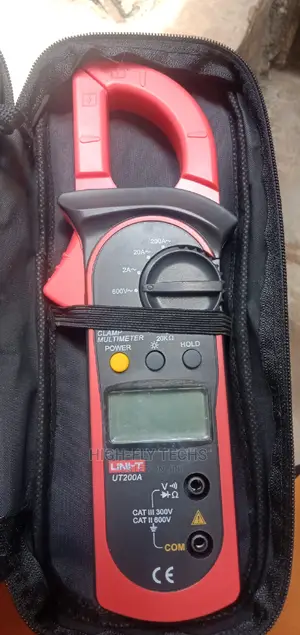 Uni-T 200A Digital Clamp Multimeter