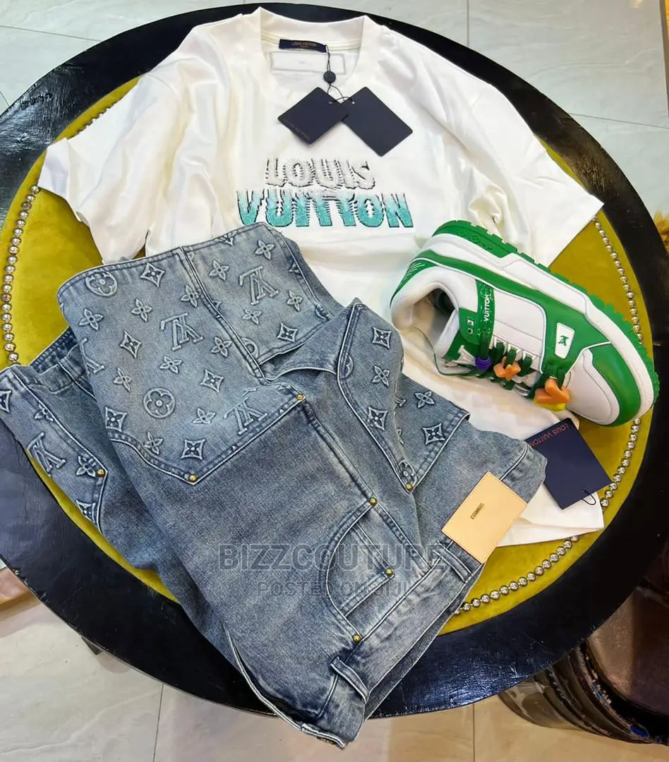 Original LOUIS VUITTON T-Shirts Available in Store