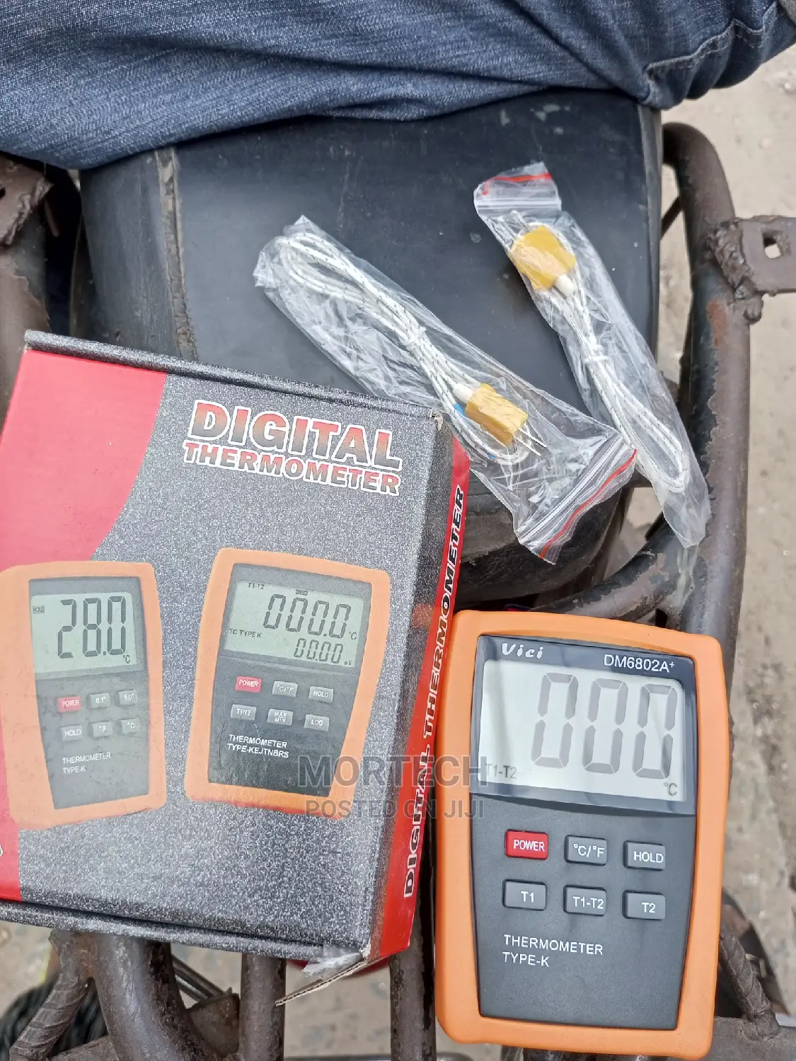 -50 Degree to 1000 Degree High Quality Digital Thermometer