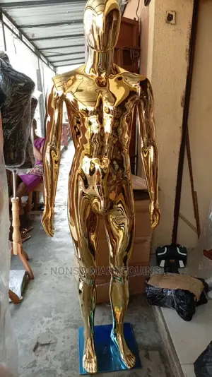 Full Male Gold Chrome Display Fashion Models