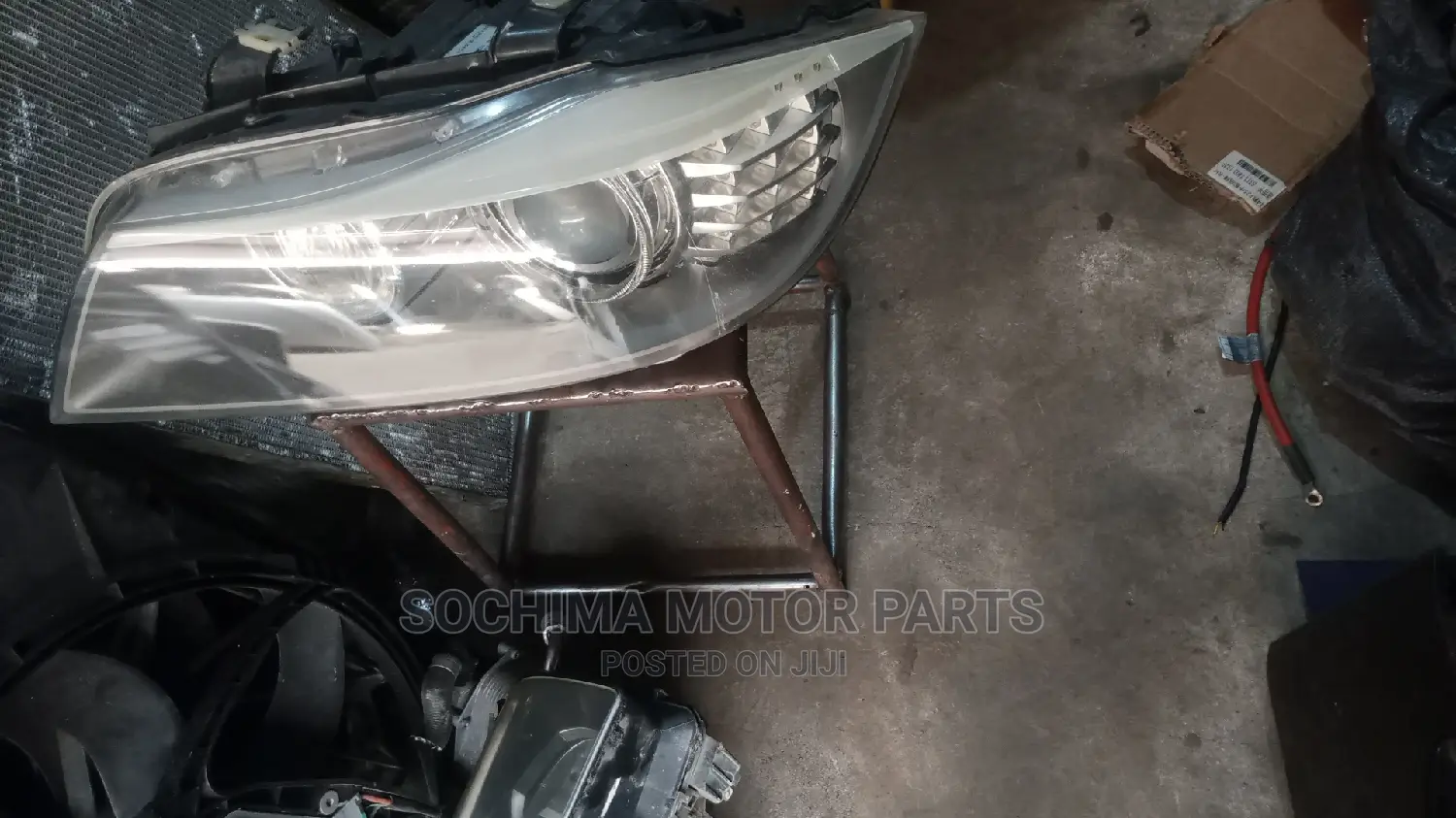 Head Light E90 2010