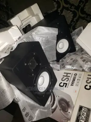 Original Yamaha Hs5 Studio Monitor 1 Week Old Used