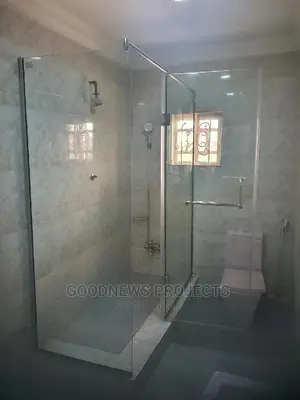 New Frameless Hinge Cubicle