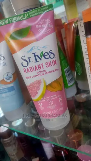 Photo - St. Ives Radiant Skin Face Scrub Pink Lemon Mandarin 6oz