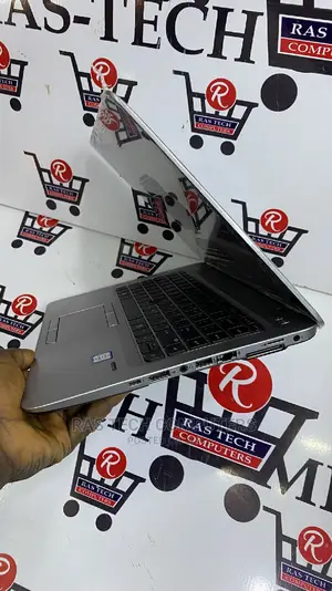 Laptop HP EliteBook 820 G3 8GB Intel Core I5 HDD+SSD 500GB