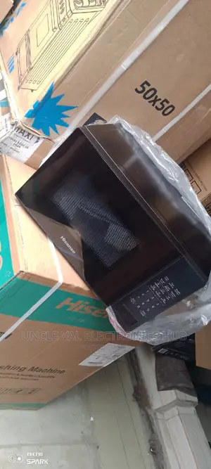 Hisense 20L Black Microwave