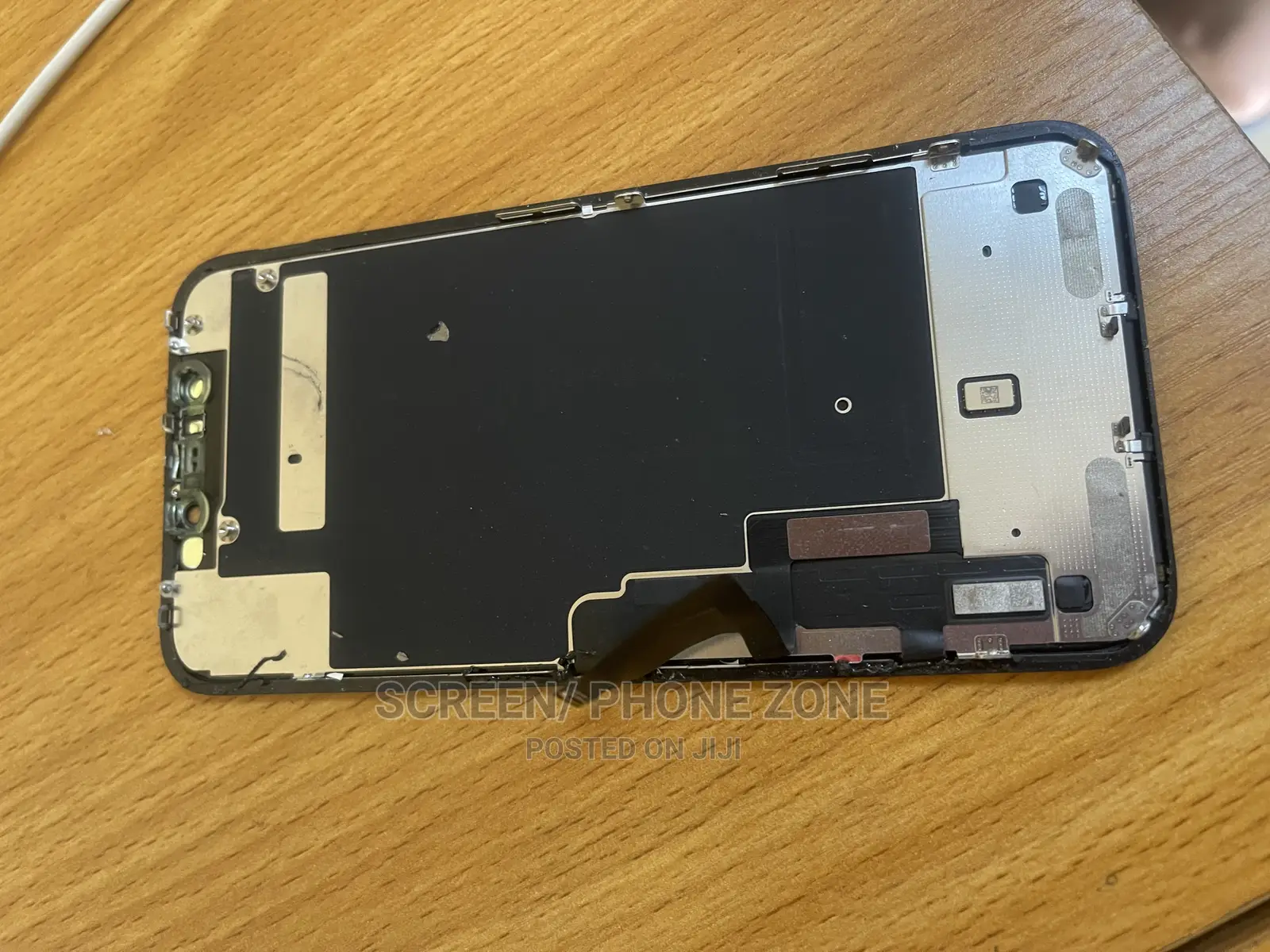 iPhone 11 Follow Come Screen With Minor Issue-0