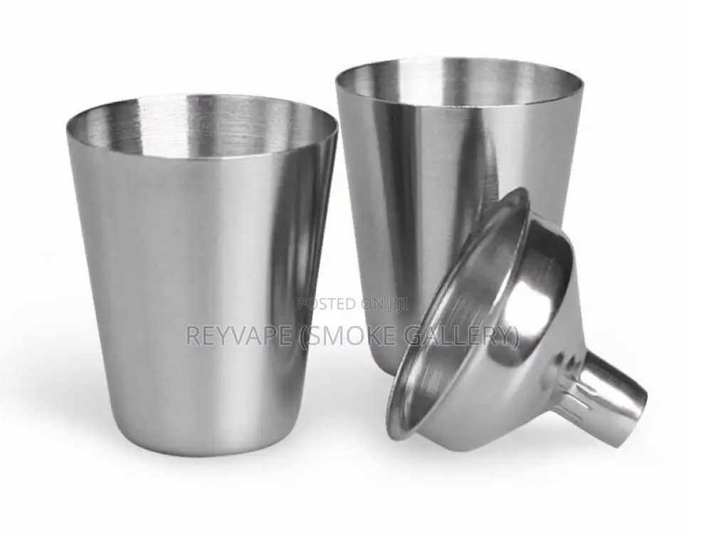 Whiskey Flask With Accessories