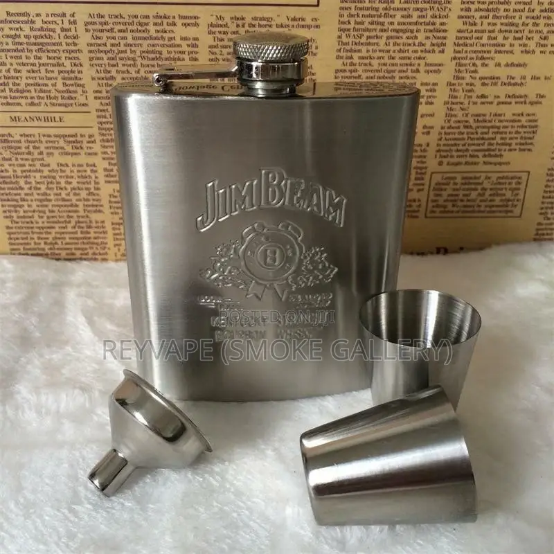 Whiskey Flask With Accessories