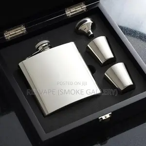 Whiskey Flask With Accessories